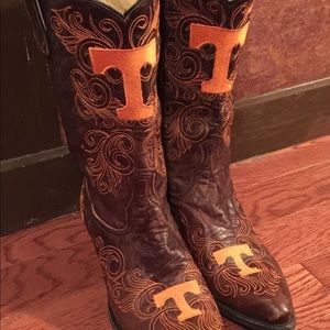 UT boots
